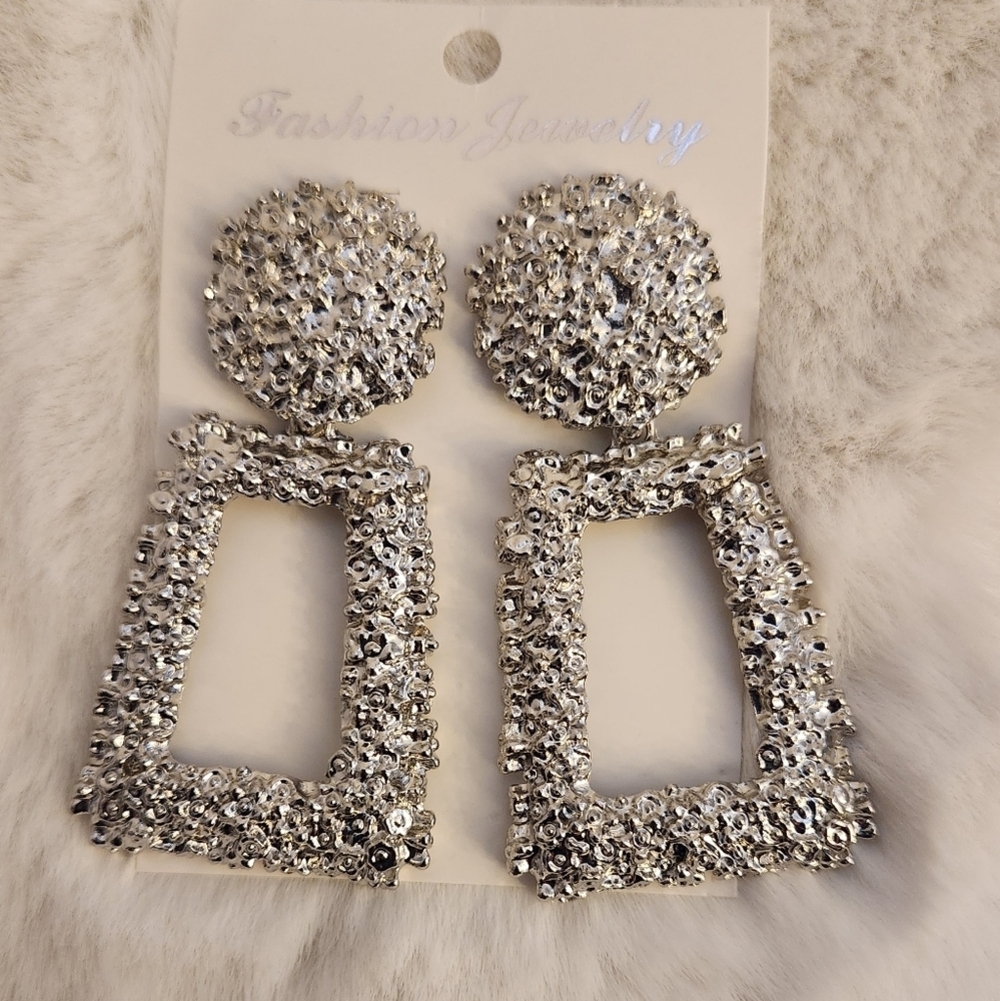 2/$15 - NWOT Silver earrings